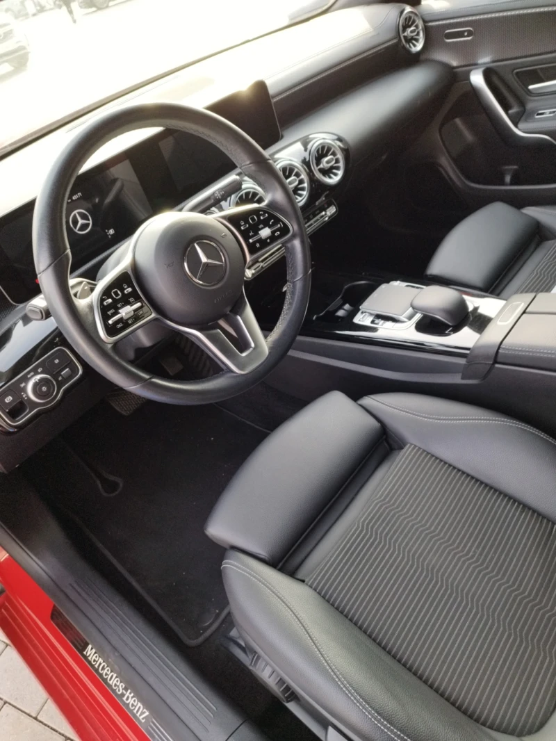 Mercedes-Benz CLA 200, снимка 4 - Автомобили и джипове - 52839116