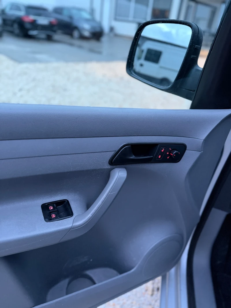 VW Caddy 2.0 90к.с., снимка 8 - Автомобили и джипове - 53282344