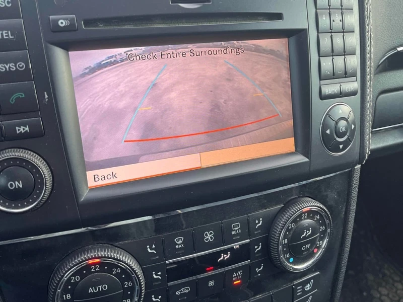 Mercedes-Benz ML 550 4MATIC * ВЪЗДУШНО ОКАЧВАНЕ* ОБДУХВАНЕ* ДВА КЛЮЧА* , снимка 12 - Автомобили и джипове - 53407593