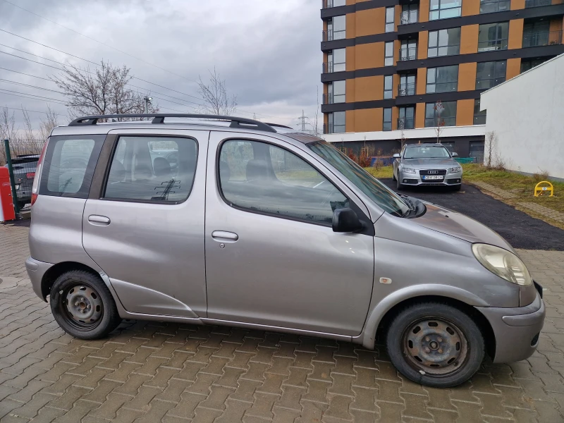 Toyota Yaris verso, снимка 3 - Автомобили и джипове - 53409863