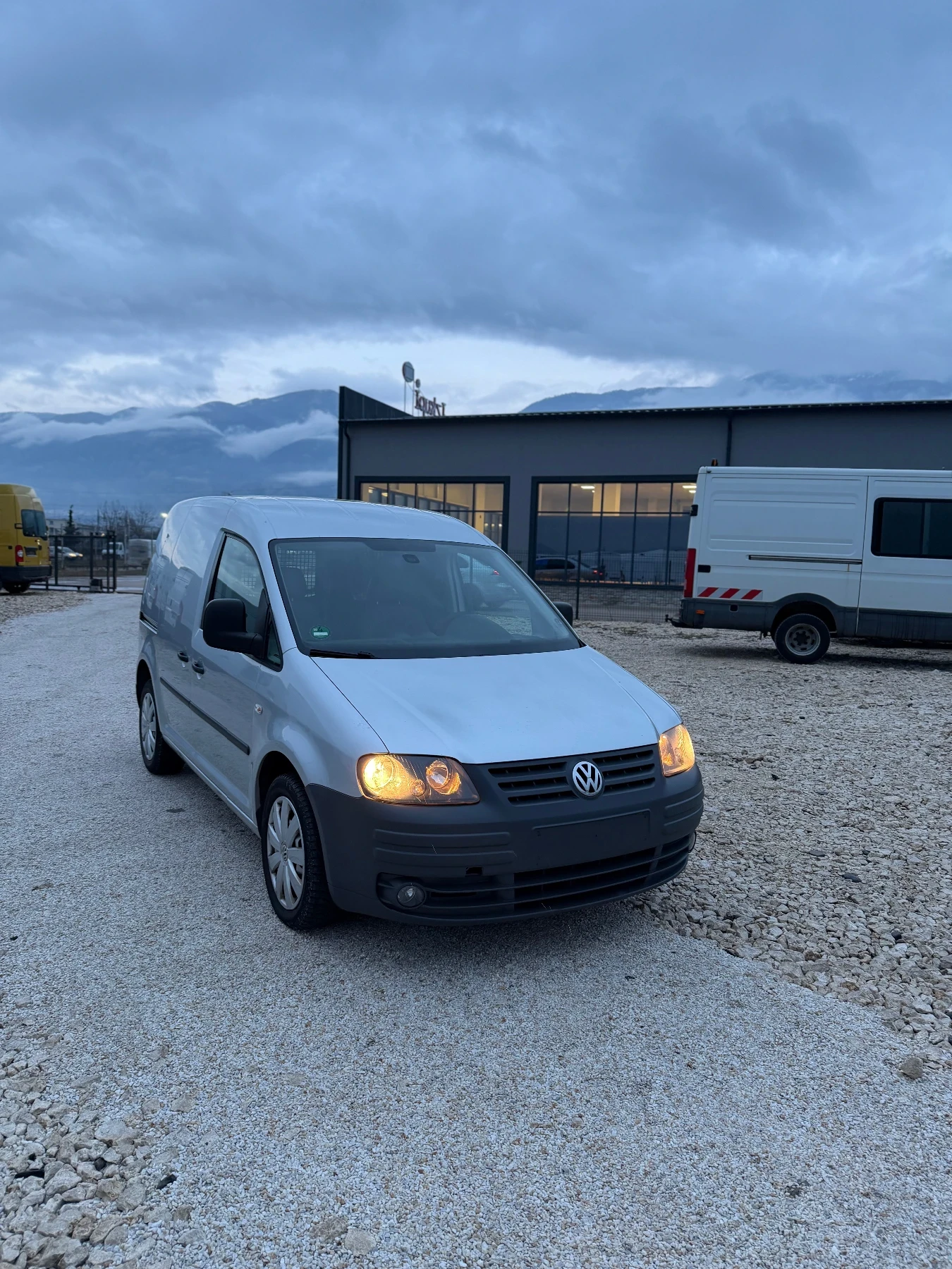 VW Caddy 2.0 90к.с., снимка 1