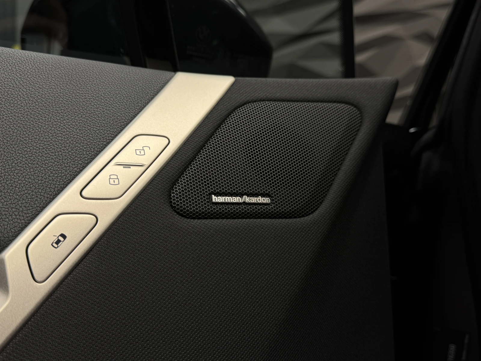 BMW iX 40 xDrive H&K* HeadUp* 360*  | Mobile.bg   16