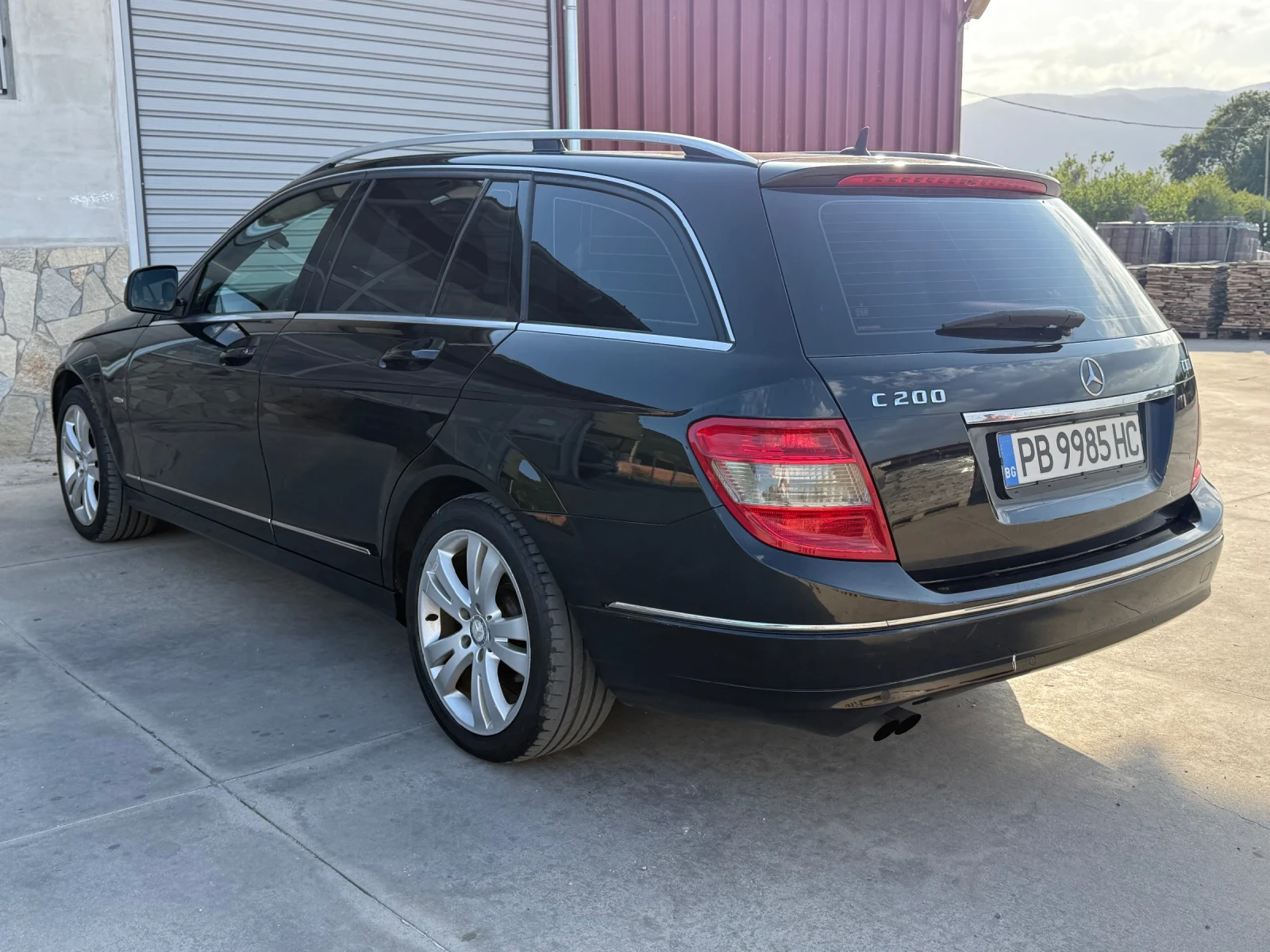 Mercedes-Benz C 200  - изображение 3
