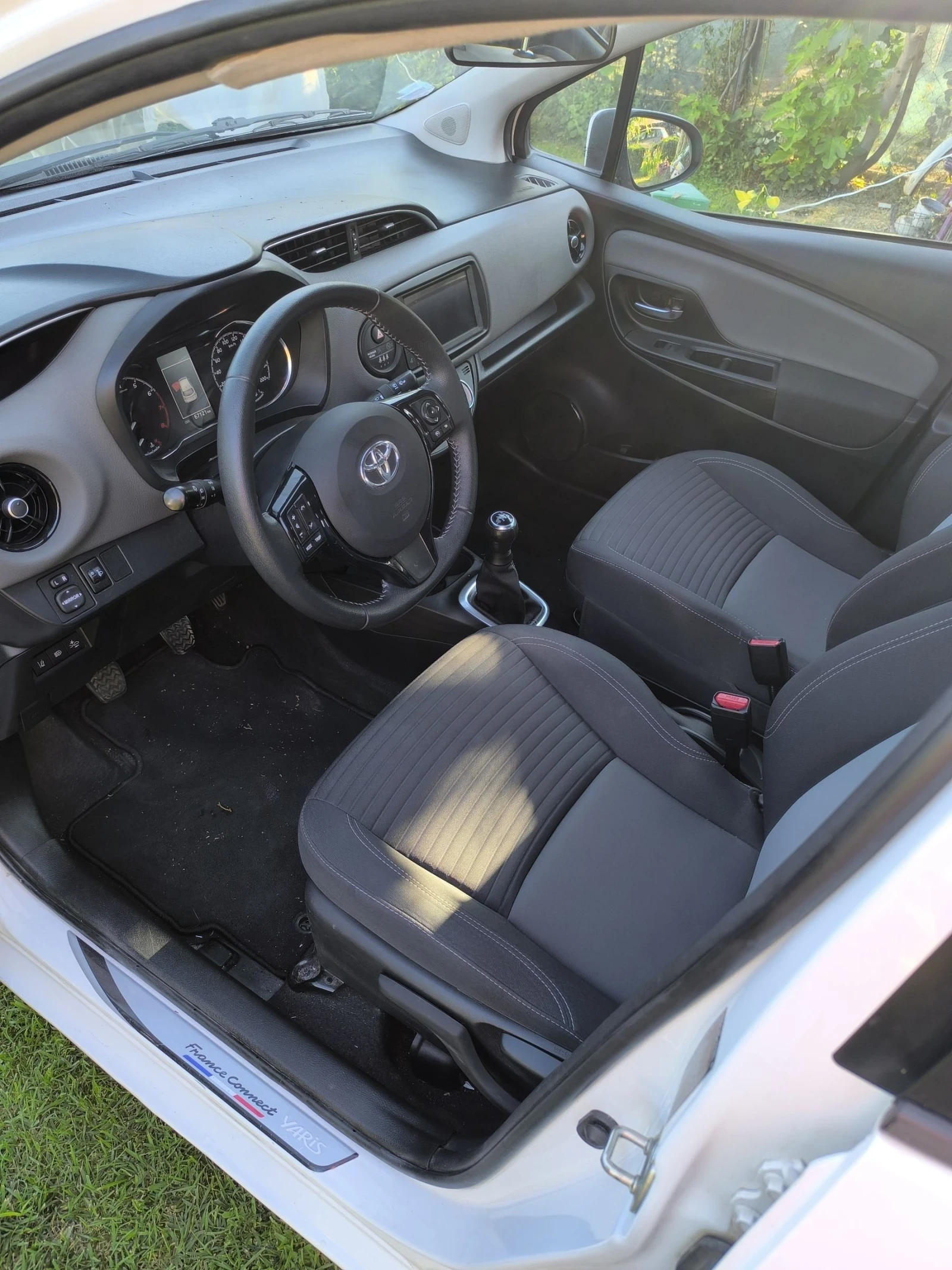 Toyota Yaris  - изображение 8