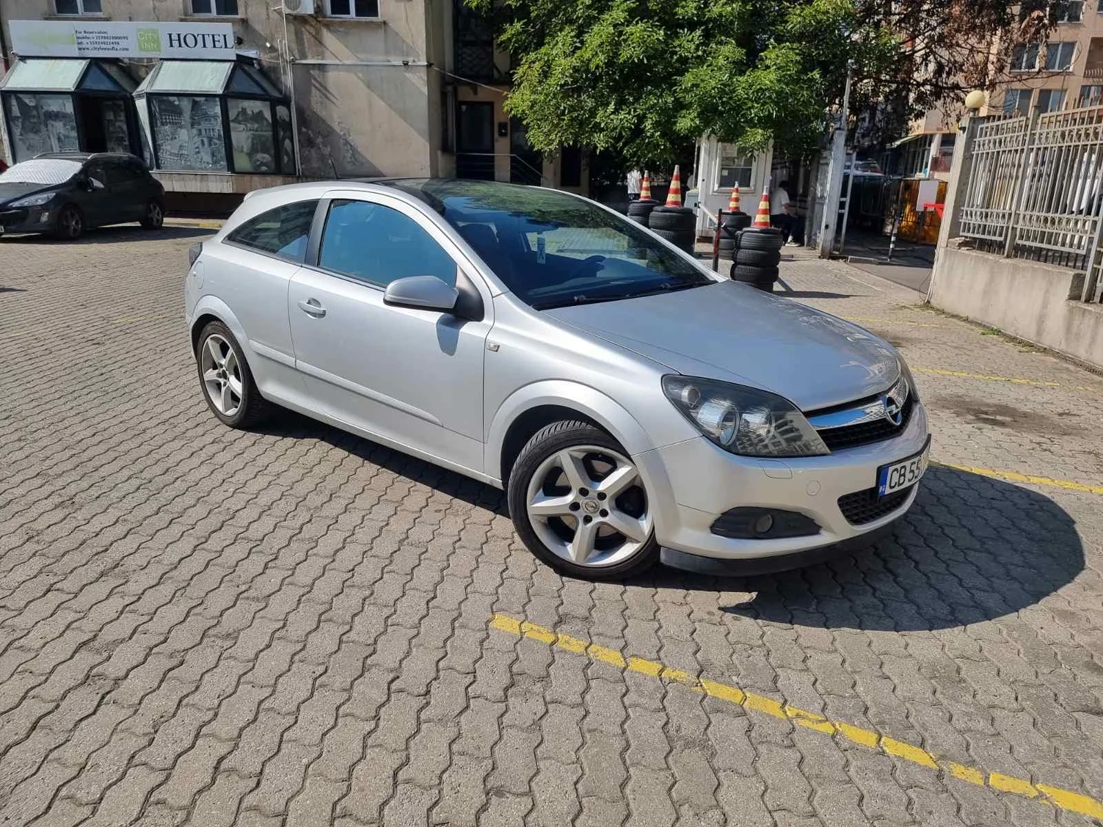 Opel Astra GTC - изображение 2