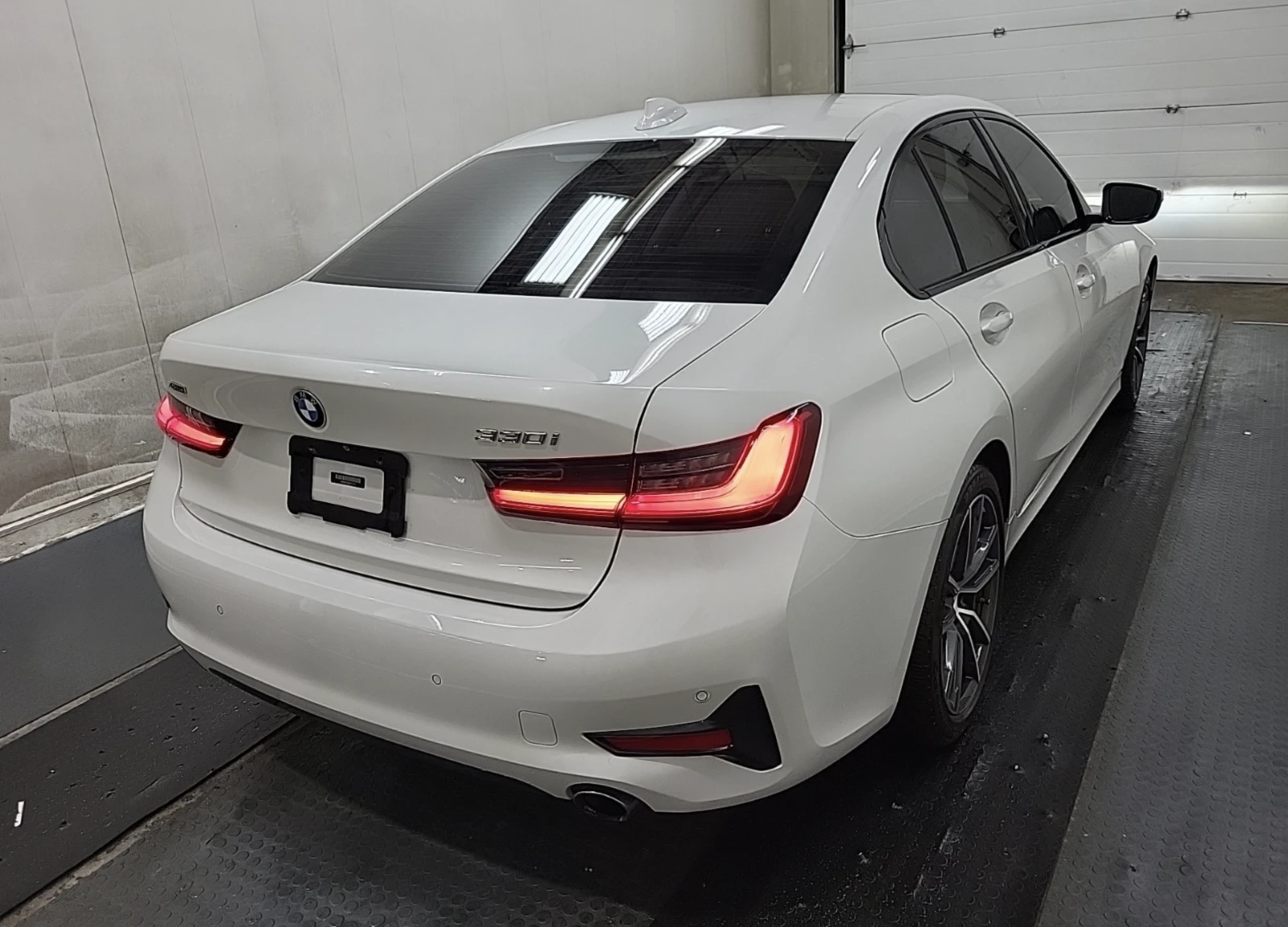 BMW 330 XDRIVE - изображение 3