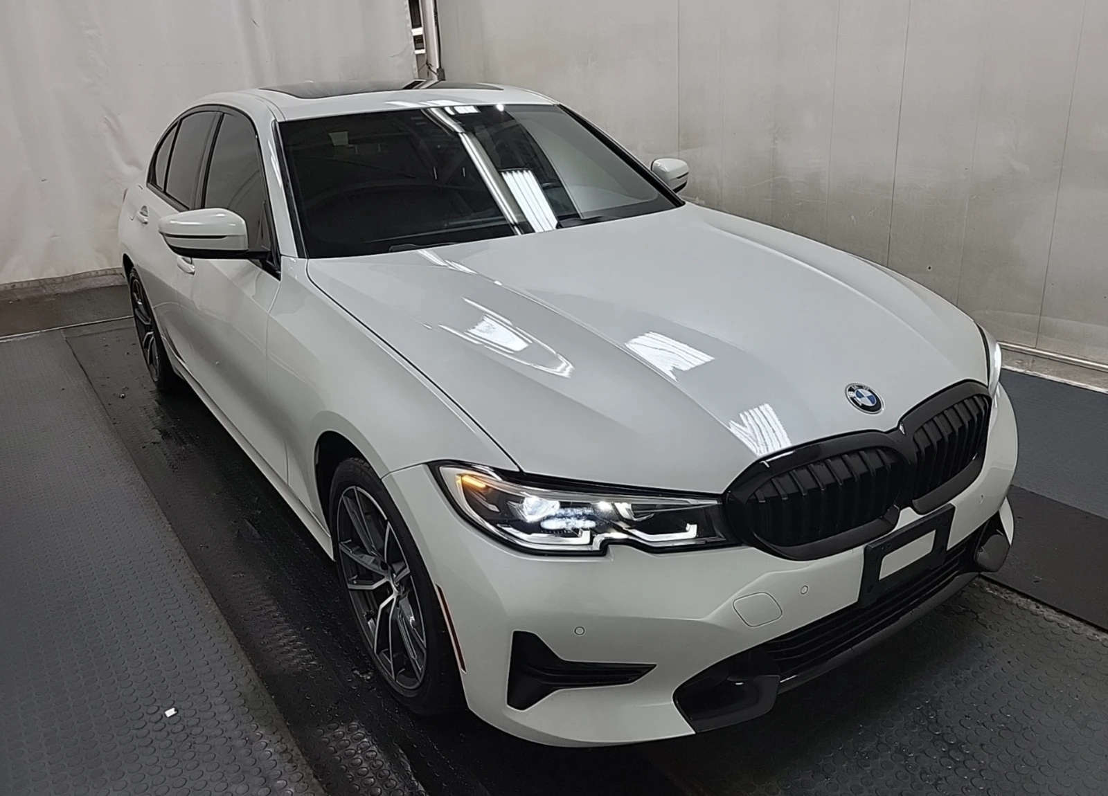 BMW 330 XDRIVE - изображение 2