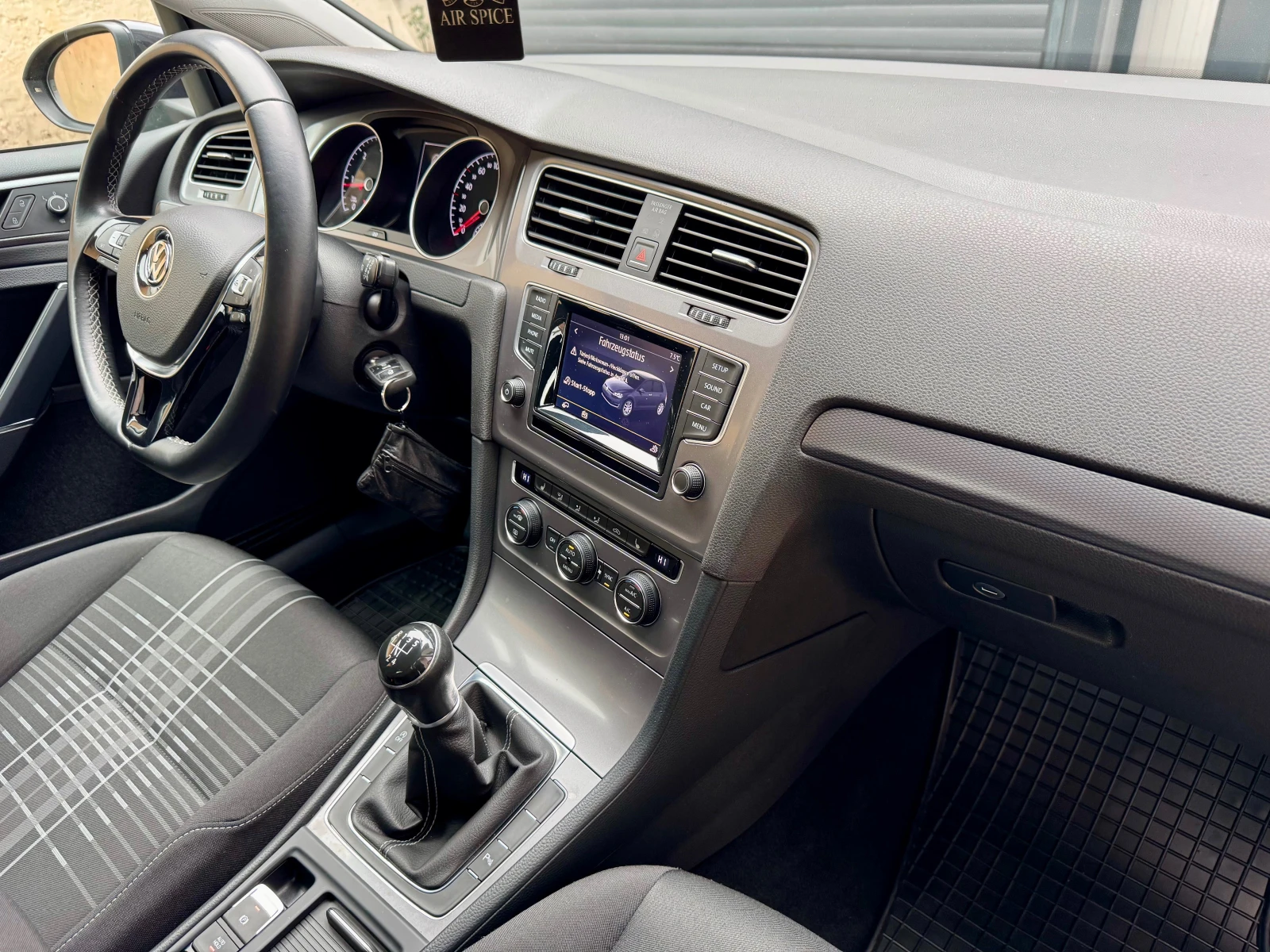 VW Golf 1.6TDi-LOUNGE  | Mobile.bg   12