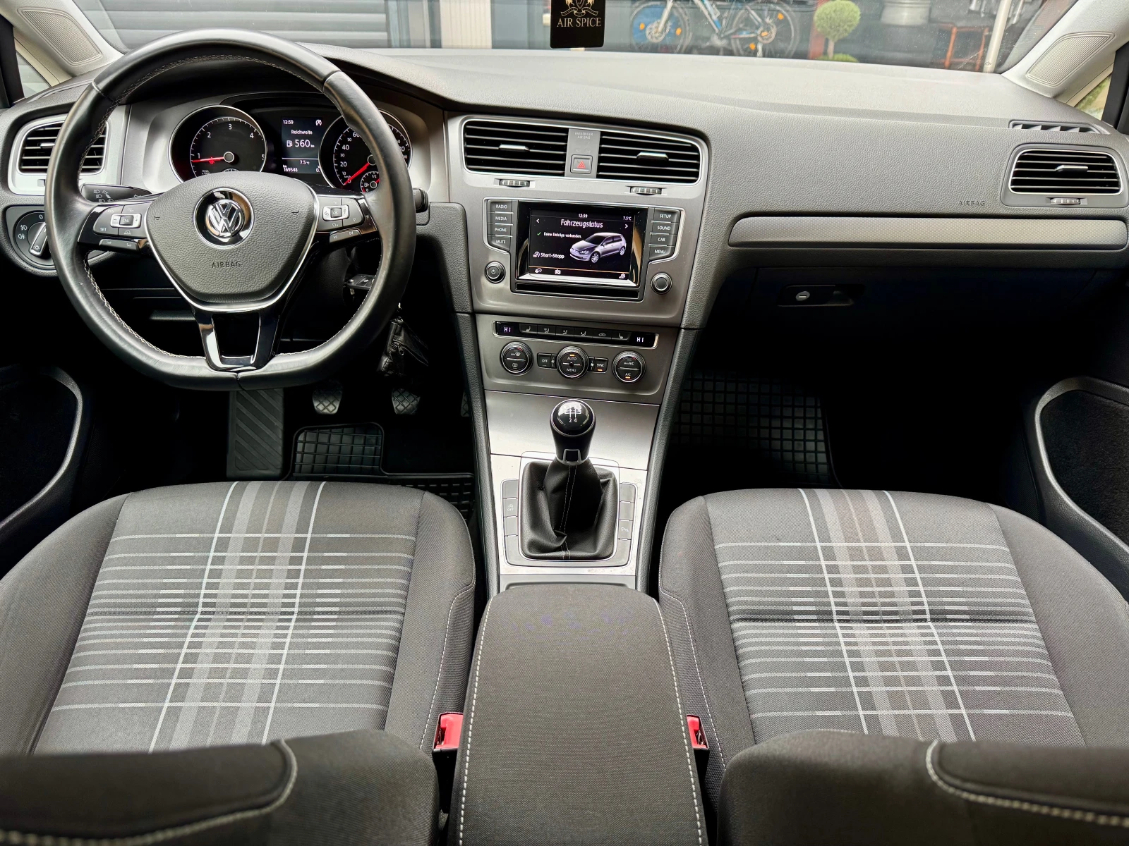 VW Golf 1.6TDi-LOUNGE  - изображение 9