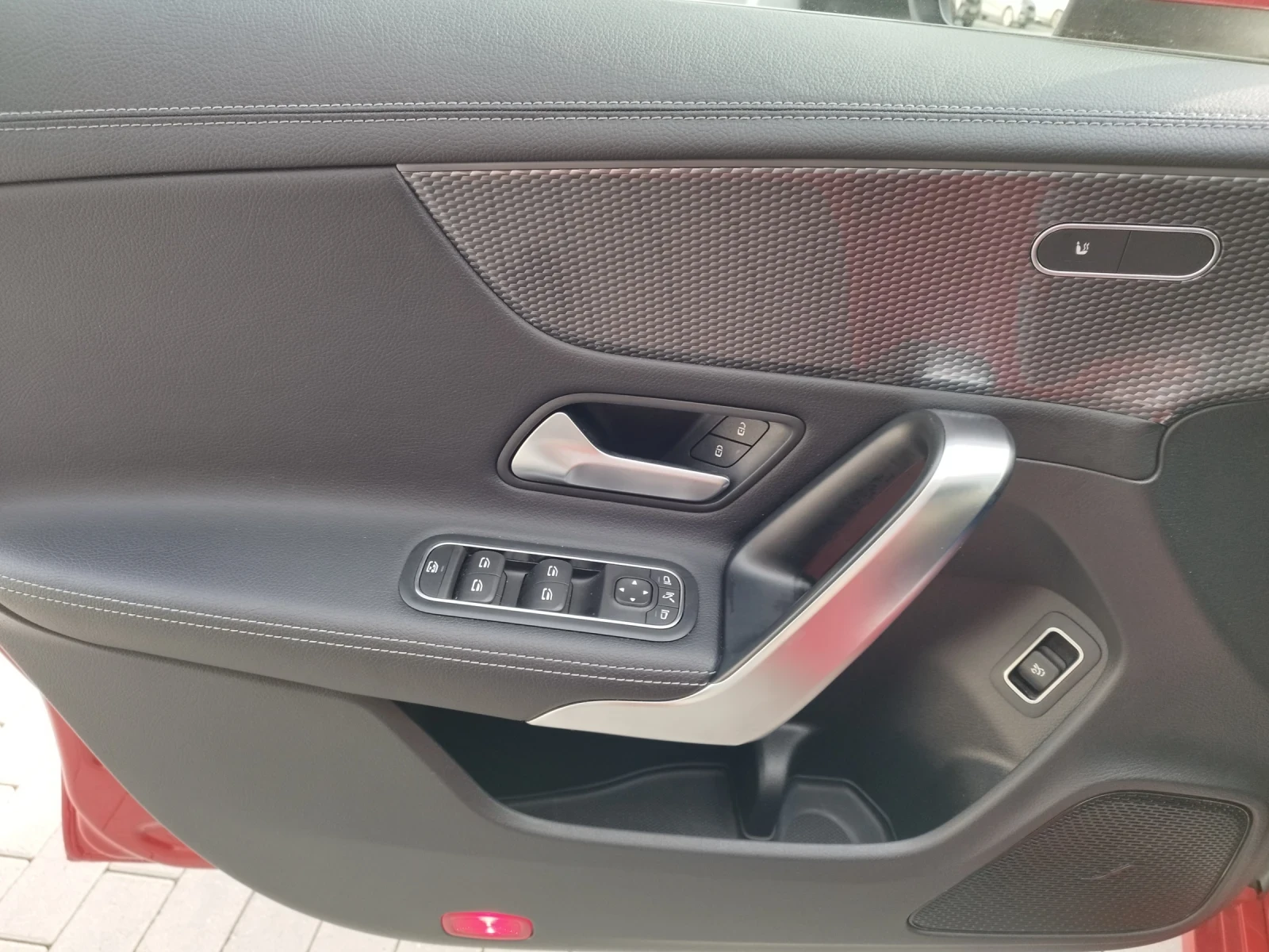 Mercedes-Benz CLA 200  - изображение 3