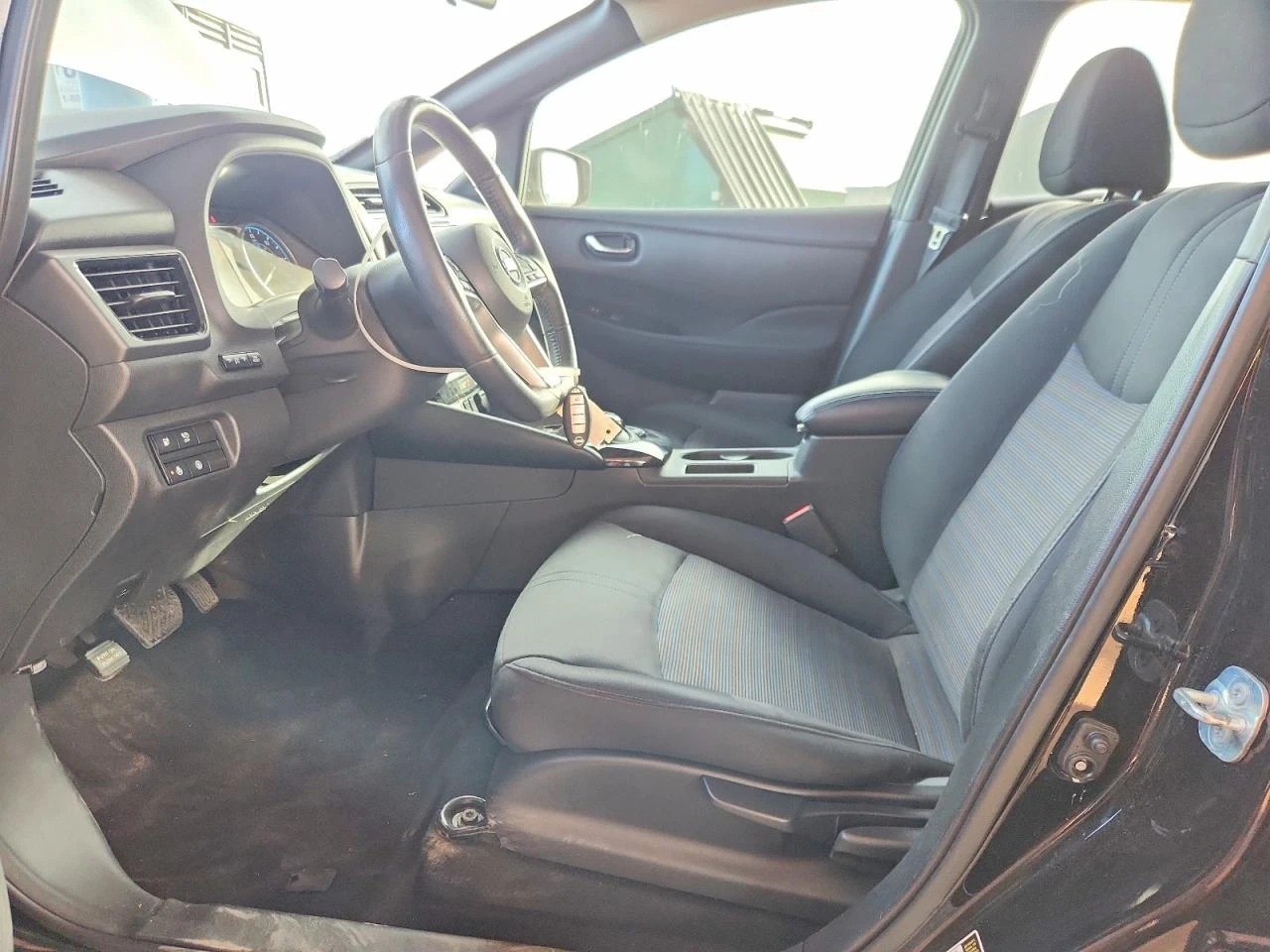 Nissan Leaf  Sv - изображение 7