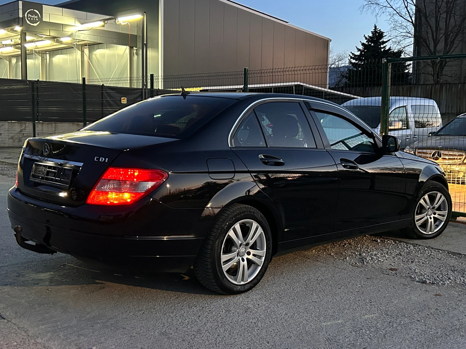 Mercedes-Benz C 220 OM646, снимка 3 - Автомобили и джипове - 53850330