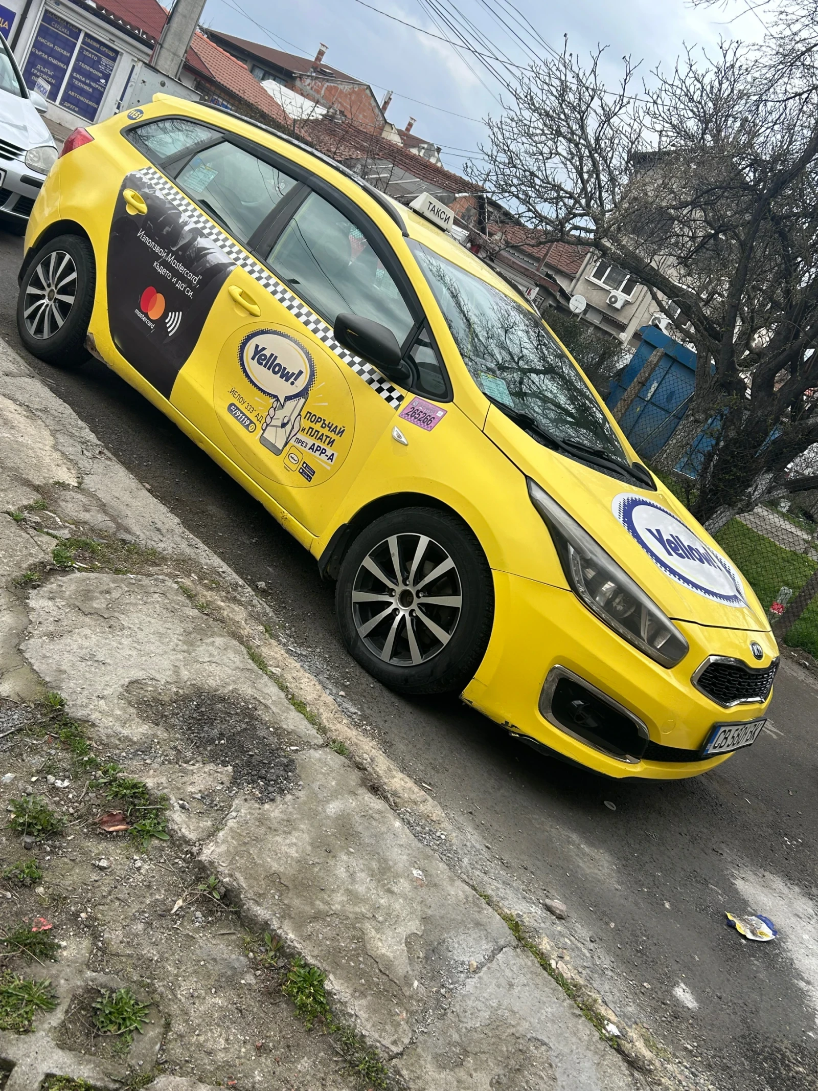 Kia Ceed, снимка 2 - Автомобили и джипове - 54007657