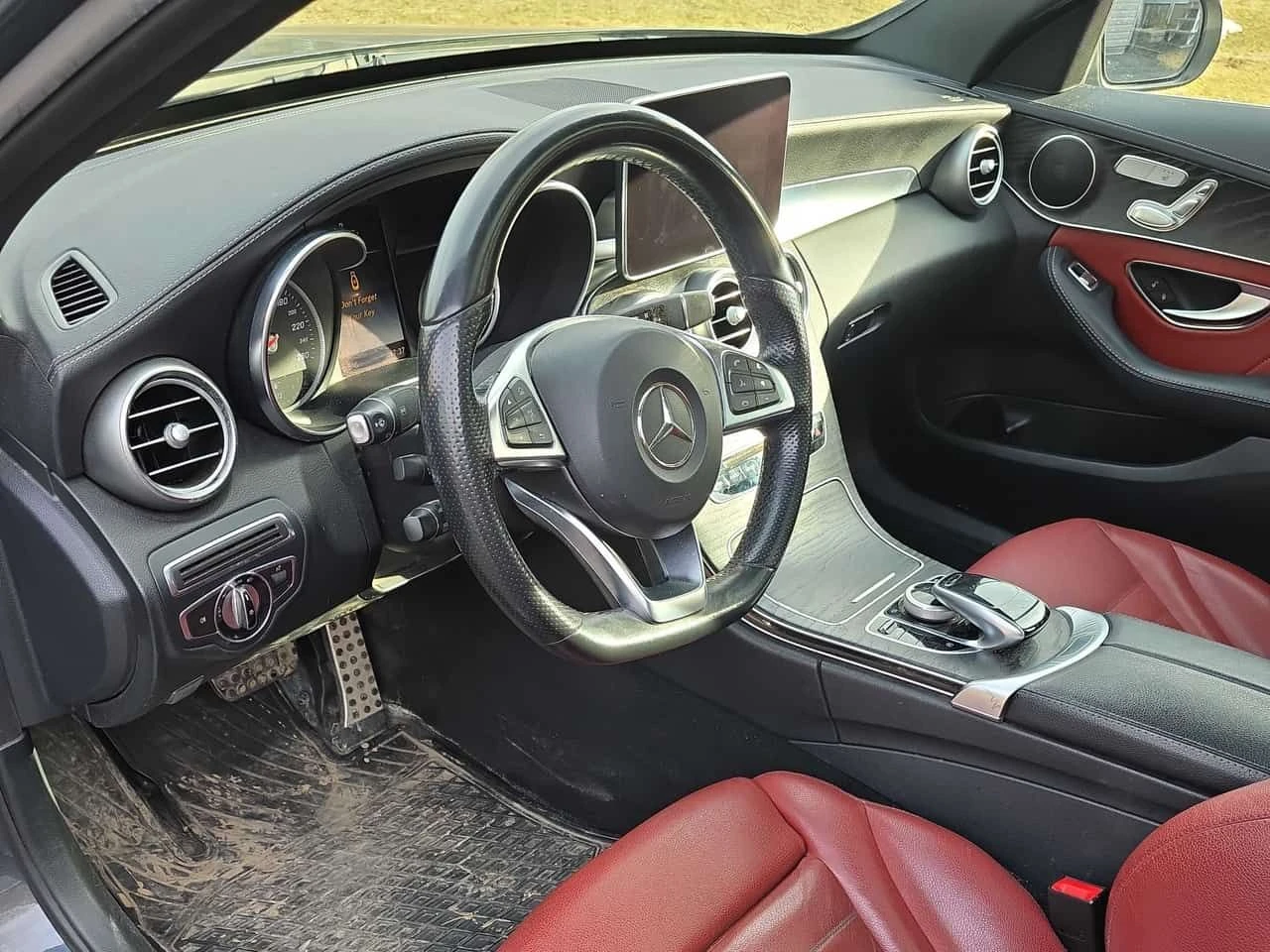 Mercedes-Benz C 300 * CARFAX * ПОДГРЕВ * ПАМЕТ * NAVI * КАМЕРА, снимка 4 - Автомобили и джипове - 54117076