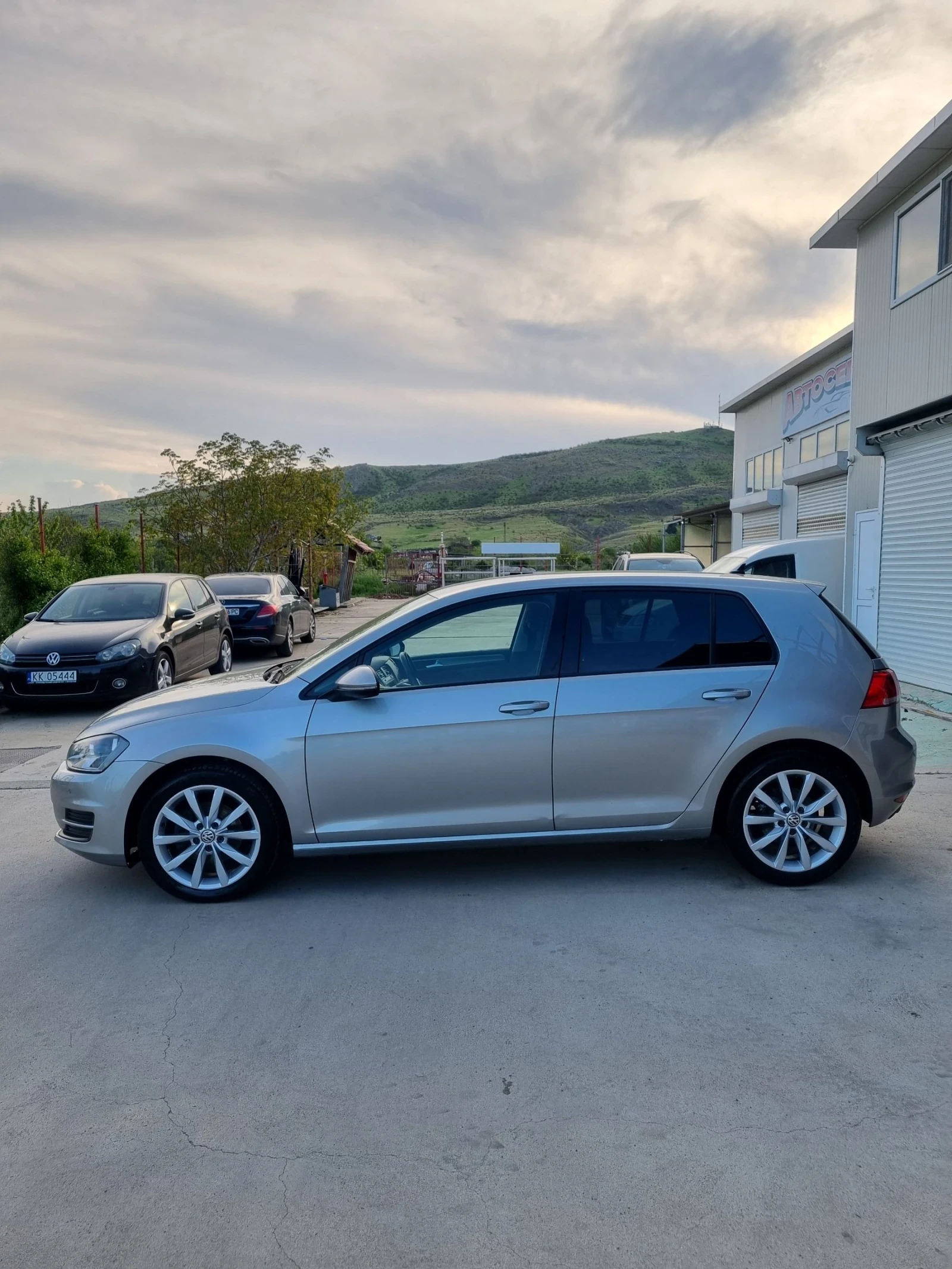 VW Golf, снимка 4 - Автомобили и джипове - 54510430