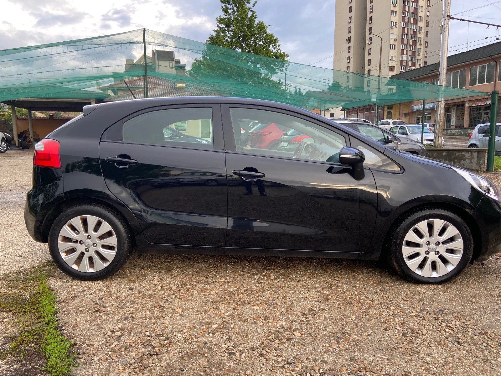 Kia Rio 1.4 CRDI NAVI Камера Подгряване седалки волан, снимка 6 - Автомобили и джипове - 54646509