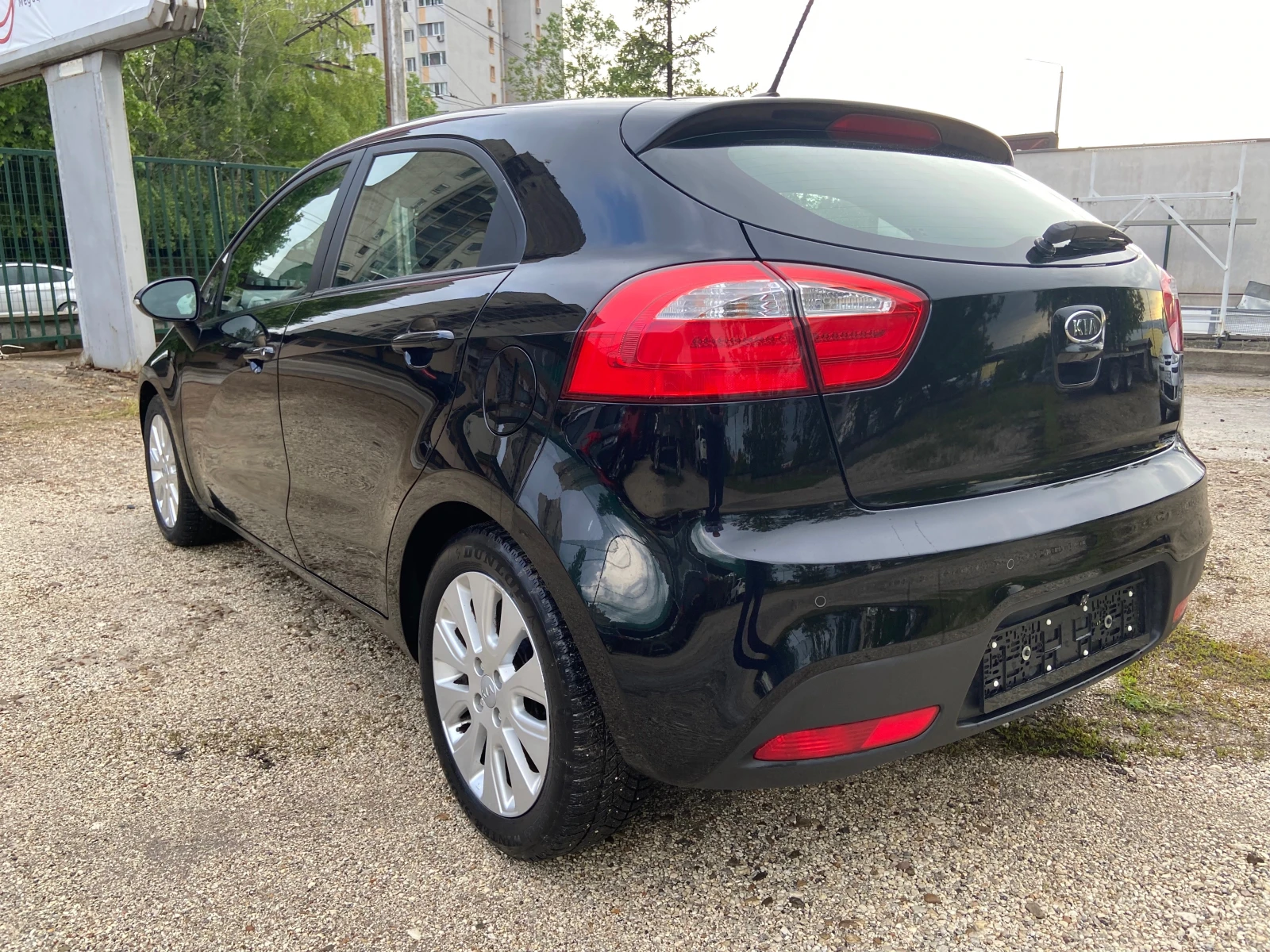 Kia Rio 1.4 CRDI NAVI Камера Подгряване седалки волан, снимка 3 - Автомобили и джипове - 54646509