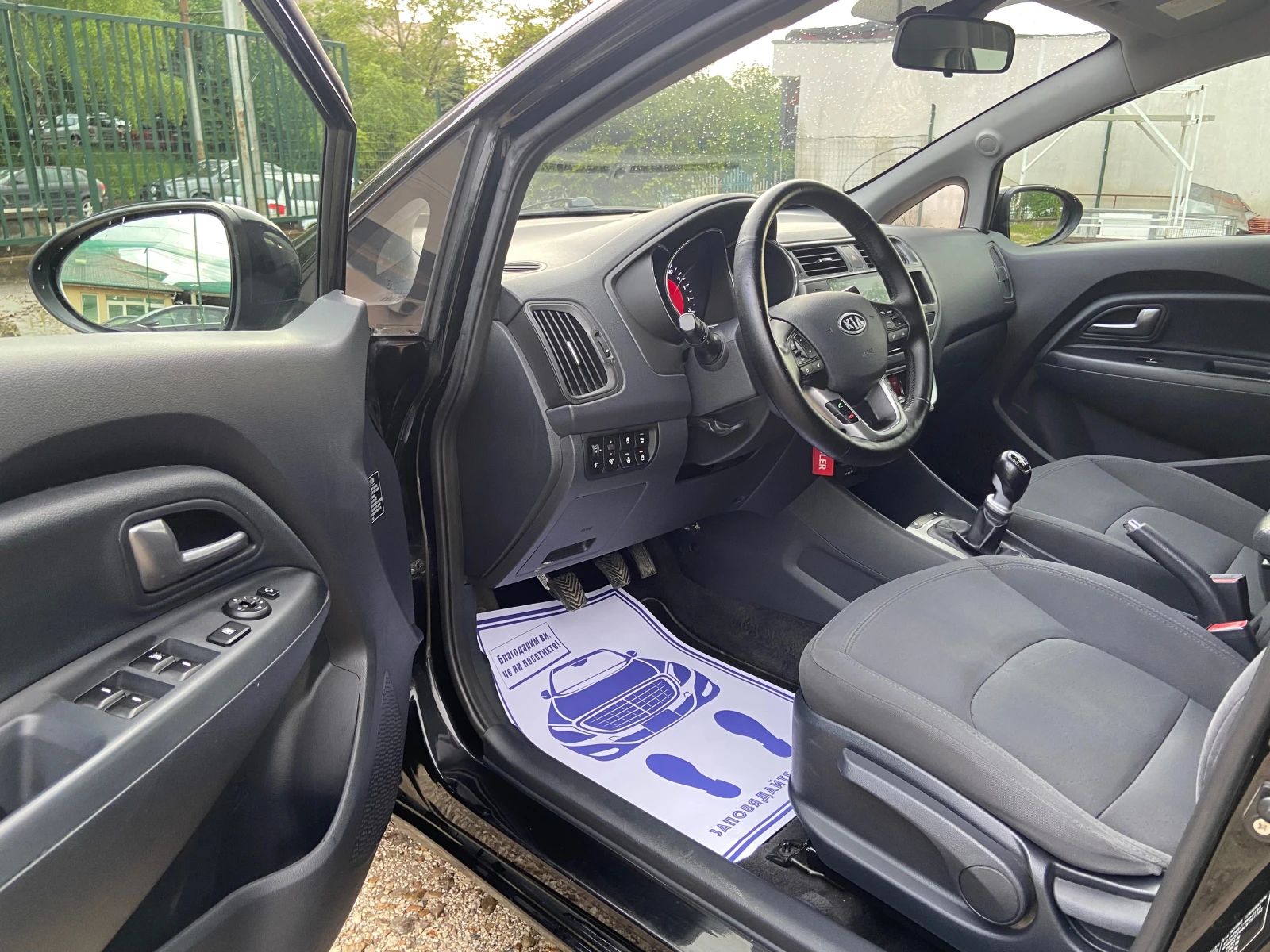 Kia Rio 1.4 CRDI NAVI Камера Подгряване седалки волан, снимка 10 - Автомобили и джипове - 54646509
