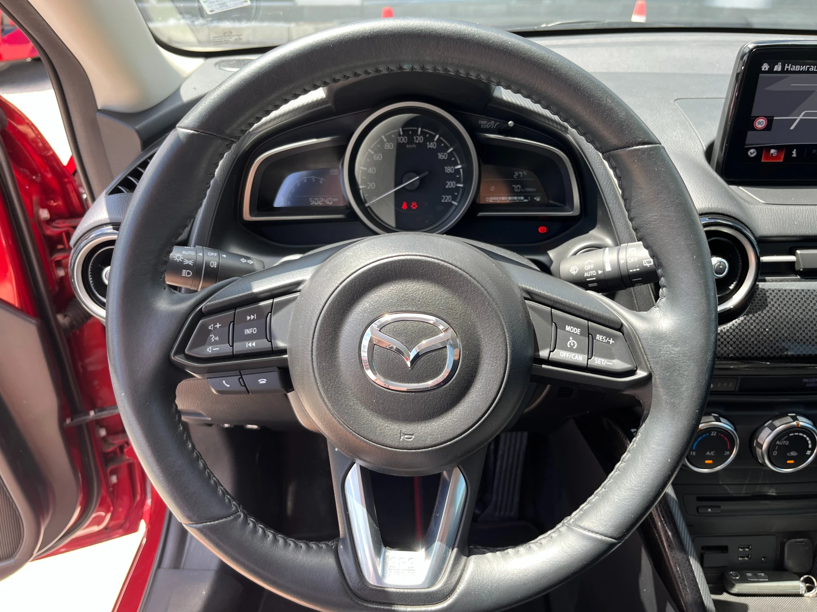 Mazda 2 1.5 бензин 52000км нова от бг ! навигация кейлес, снимка 11 - Автомобили и джипове - 54713660