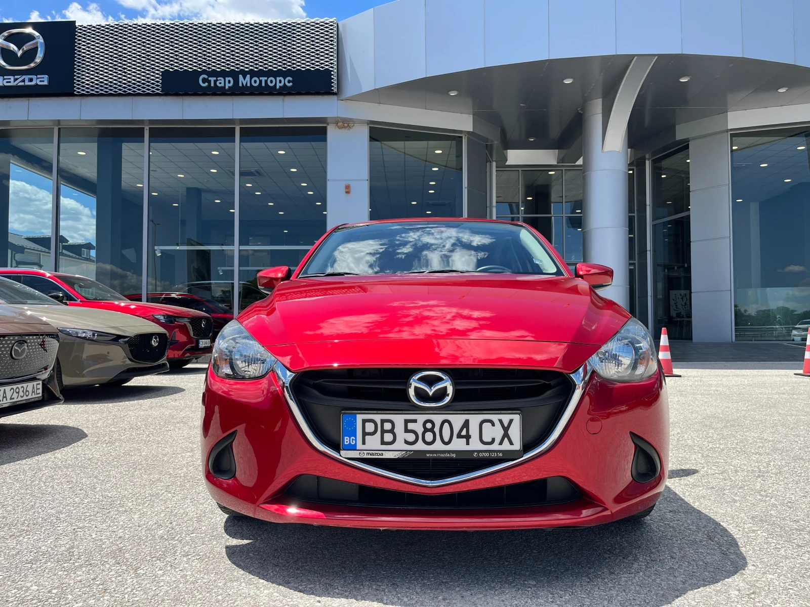 Mazda 2 1.5 бензин 52000км нова от бг ! навигация кейлес, снимка 3 - Автомобили и джипове - 54713660