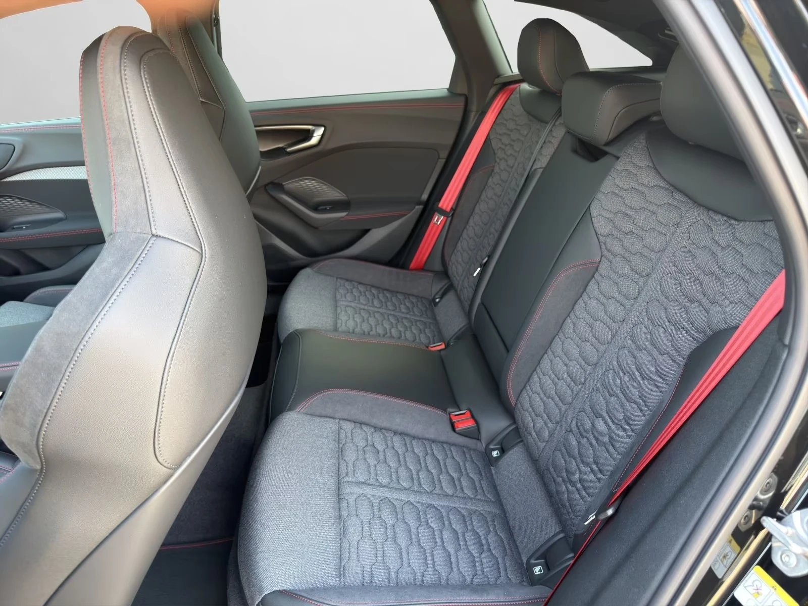 Audi Rs5 AVANT * NEW 2026* PLUG-IN HYBRID MATRIX HEAD-UP , снимка 14 - Автомобили и джипове - 55124715