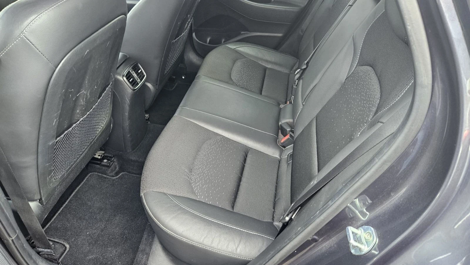 Hyundai I30 1.6 CRDI, снимка 6 - Автомобили и джипове - 55342949