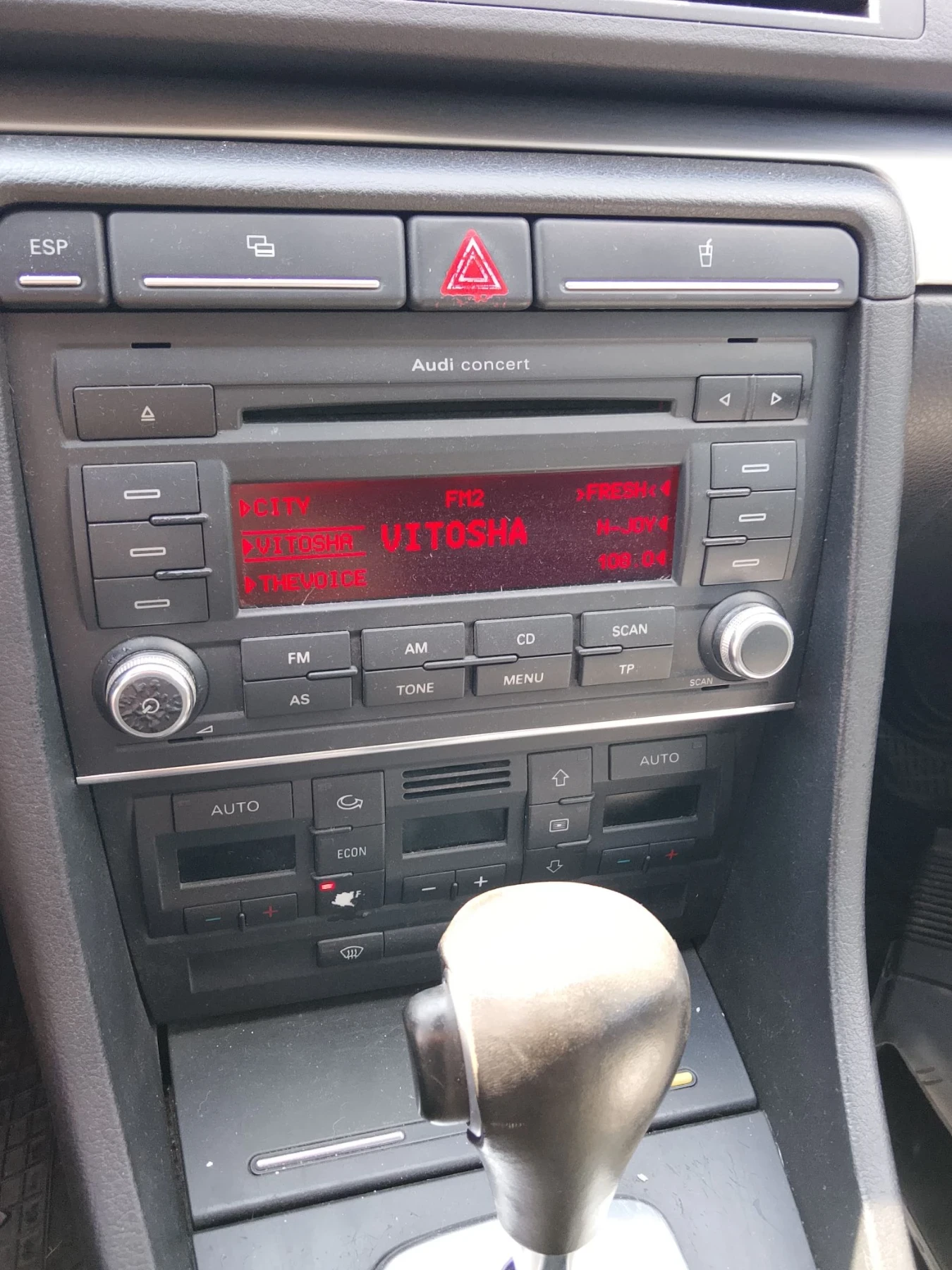 Audi A4 2.0tdi, снимка 9 - Автомобили и джипове - 55587591