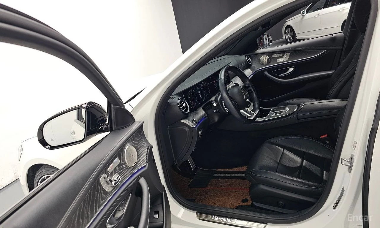 Mercedes-Benz E 350 AMG* LINE* 4MATIC* BURMESTER* ОБДУХВАНЕ* ДИСТРОНИК, снимка 5 - Автомобили и джипове - 55595749