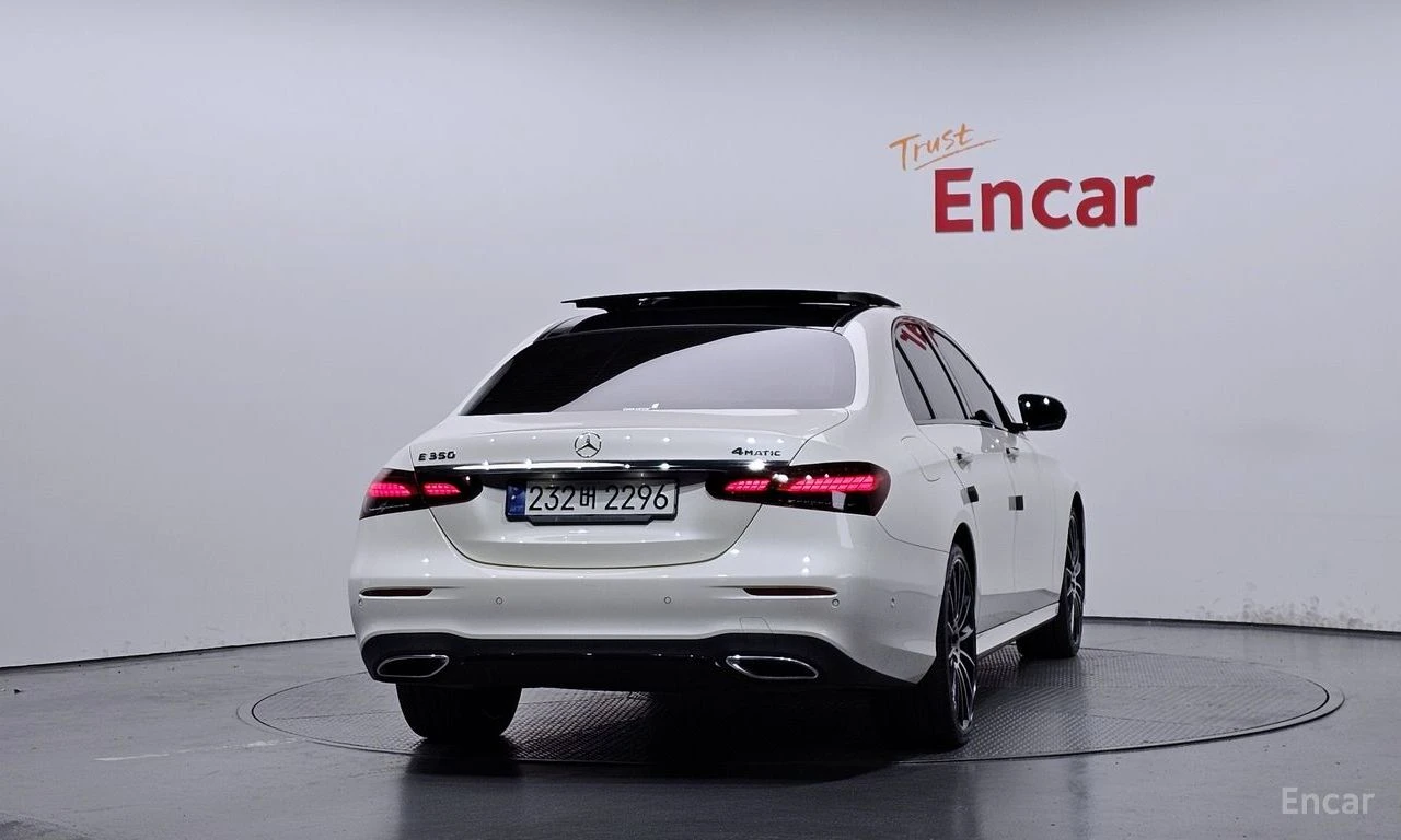 Mercedes-Benz E 350 AMG* LINE* 4MATIC* BURMESTER* ОБДУХВАНЕ* ДИСТРОНИК, снимка 4 - Автомобили и джипове - 55595749