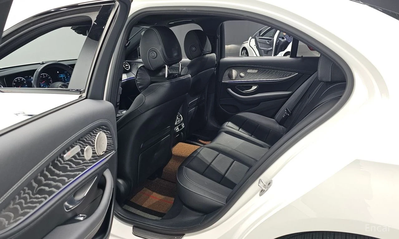 Mercedes-Benz E 350 AMG* LINE* 4MATIC* BURMESTER* ОБДУХВАНЕ* ДИСТРОНИК, снимка 15 - Автомобили и джипове - 55595749