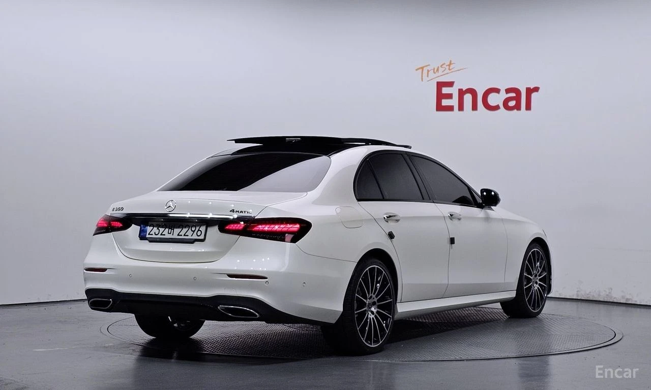 Mercedes-Benz E 350 AMG* LINE* 4MATIC* BURMESTER* ОБДУХВАНЕ* ДИСТРОНИК, снимка 2 - Автомобили и джипове - 55595749