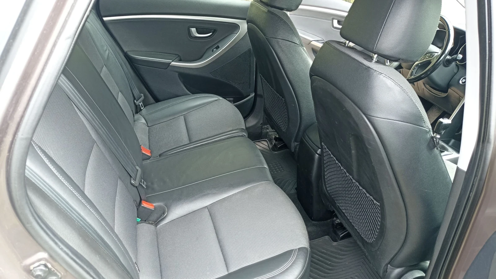 Hyundai I30 CW, снимка 11 - Автомобили и джипове - 56221702
