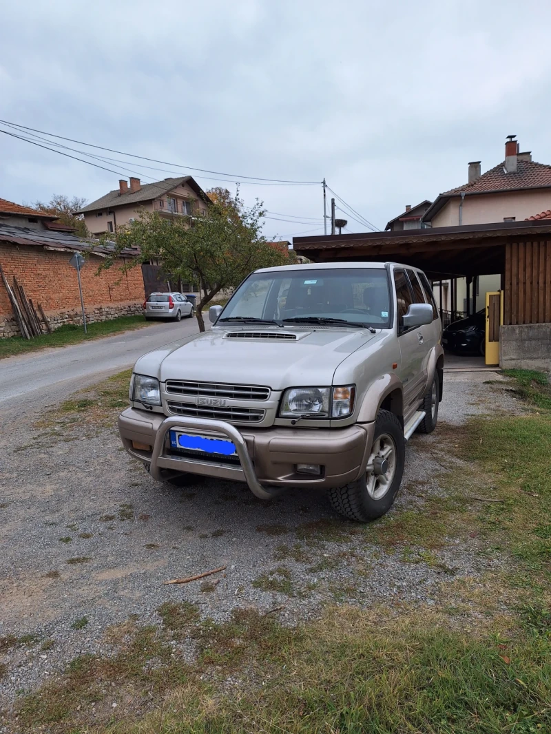 Isuzu Trooper, снимка 1 - Автомобили и джипове - 47837334