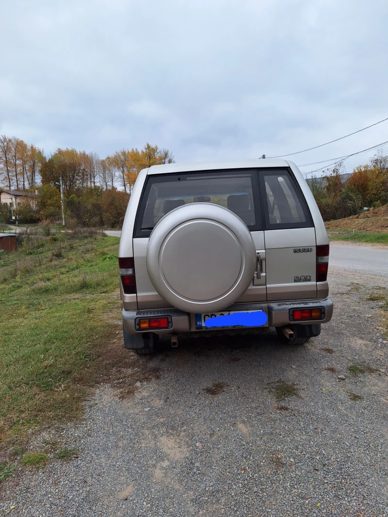 Isuzu Trooper, снимка 3 - Автомобили и джипове - 47837334