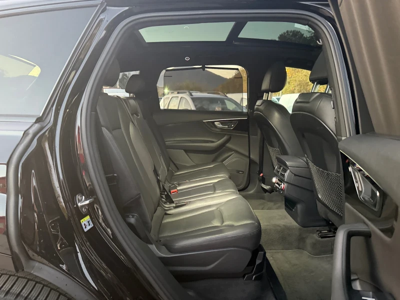 Audi Q7 BOSE* ОБДУХВАНЕ* КАМЕРА* ПАНОРАМА* DISTR* 7МЕСТА, снимка 11 - Автомобили и джипове - 52226361