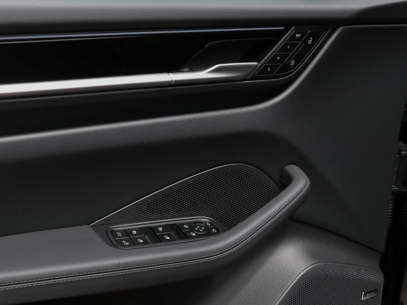 Porsche Macan 4S ELECTRIC/BOSE/360/PANO/MATRIX/, снимка 8 - Автомобили и джипове - 53178948