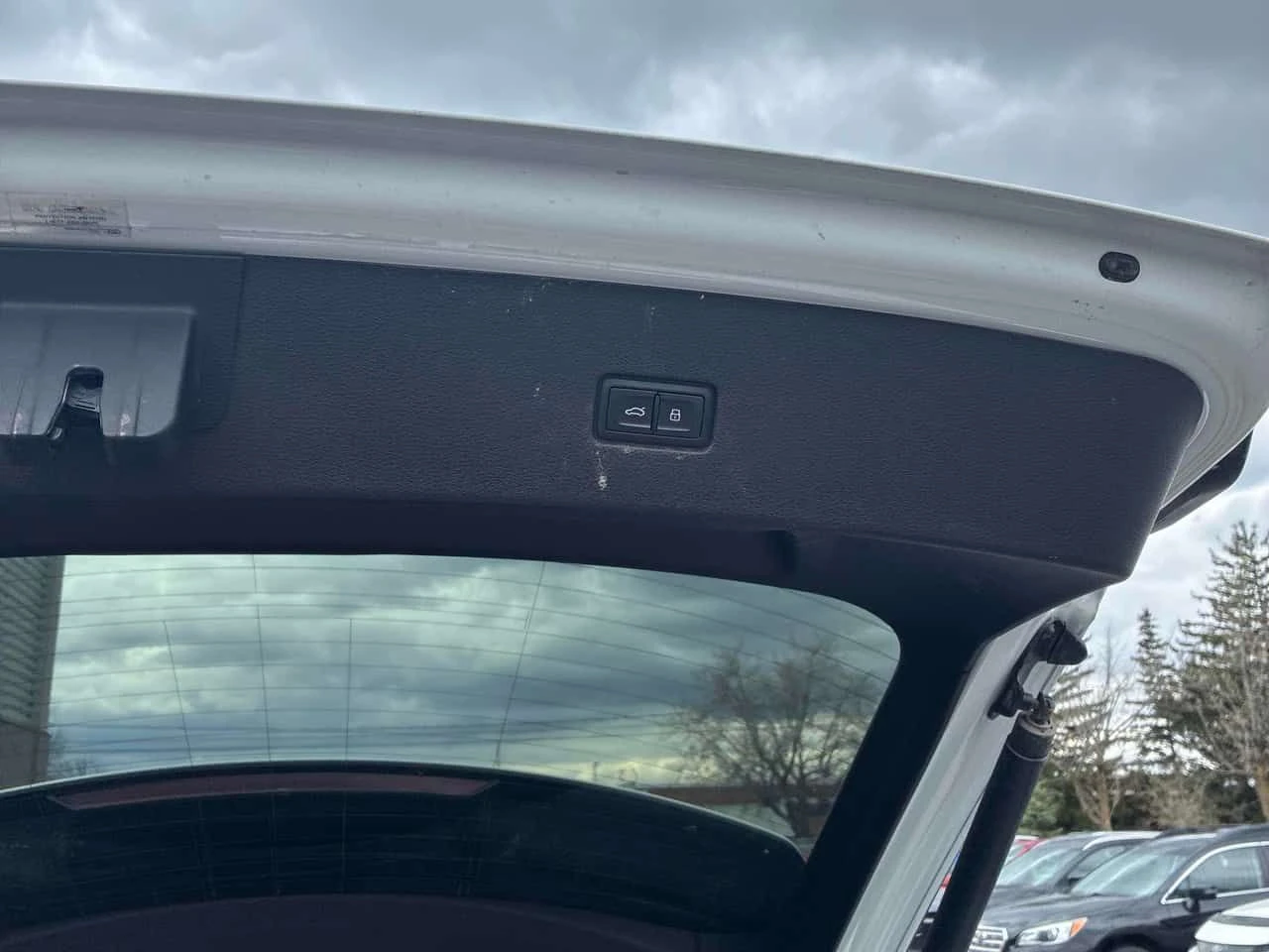 Audi Q8 * Progressiv * DISTRONIC* ���������* B&O* HUD*  | Mobile.bg � ����������� 16