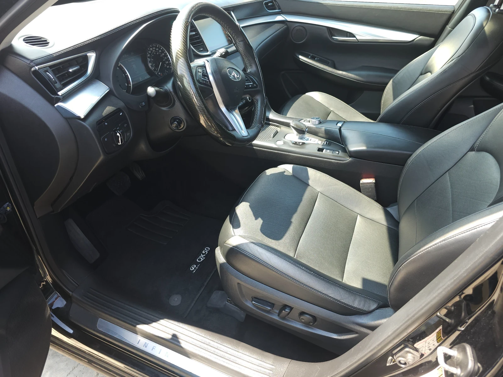 Infiniti QX50 LUXE, снимка 9 - Автомобили и джипове - 54509448