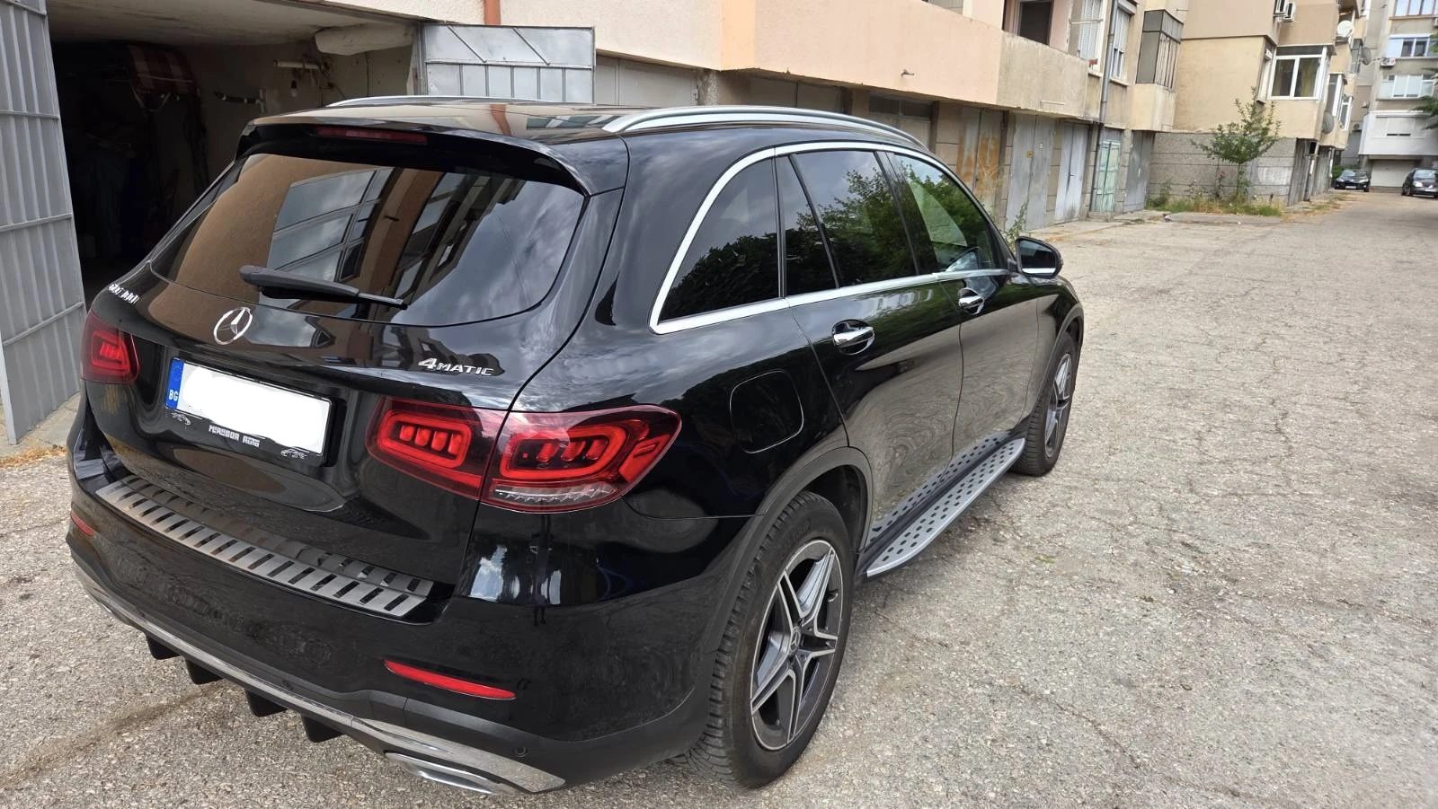 Mercedes-Benz GLC 300 9G, 4-MATIC, AMG LINE, DISTRONIC, 360 CAMERA VIEW, снимка 5 - Автомобили и джипове - 55157518