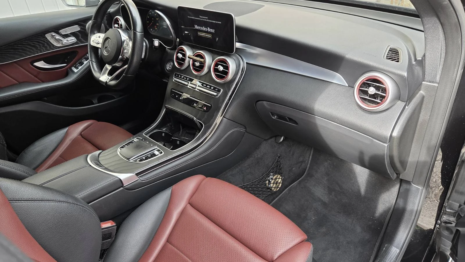 Mercedes-Benz GLC 300 9G, 4-MATIC, AMG LINE, DISTRONIC, 360 CAMERA VIEW, снимка 8 - Автомобили и джипове - 55245744
