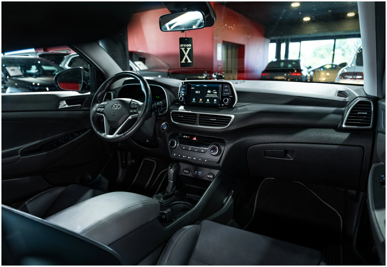 Hyundai Tucson 2.0* AWD, снимка 14 - Автомобили и джипове - 55477832