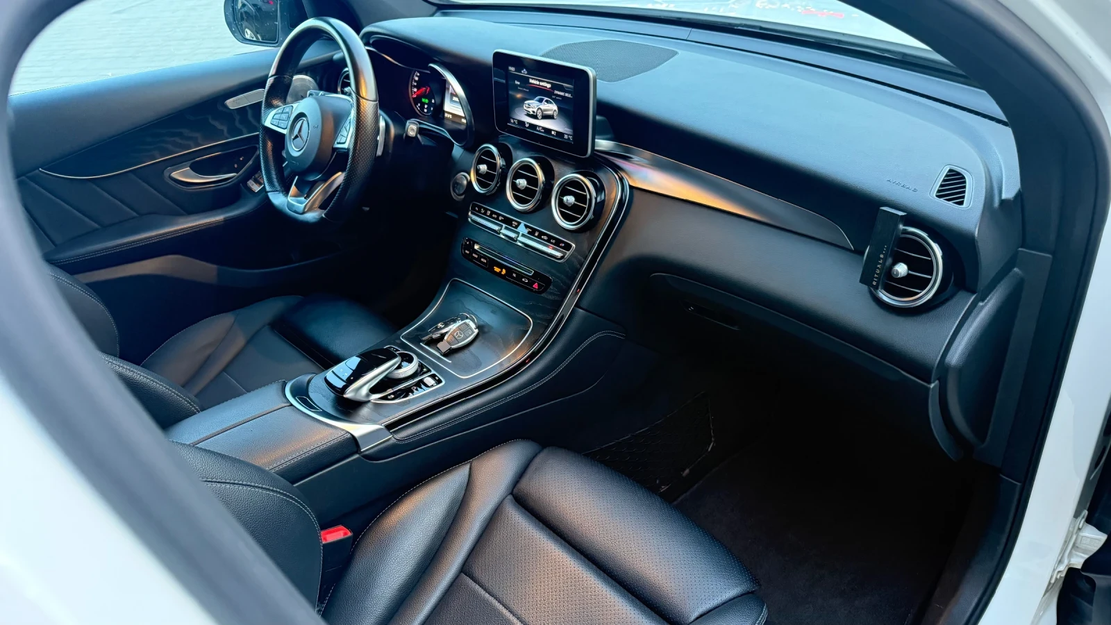 Mercedes-Benz GLC 350 PlugInHybrid* DISTR* lineAss* 360CAM* М.ТОЧКА* FUL, снимка 12 - Автомобили и джипове - 55727228