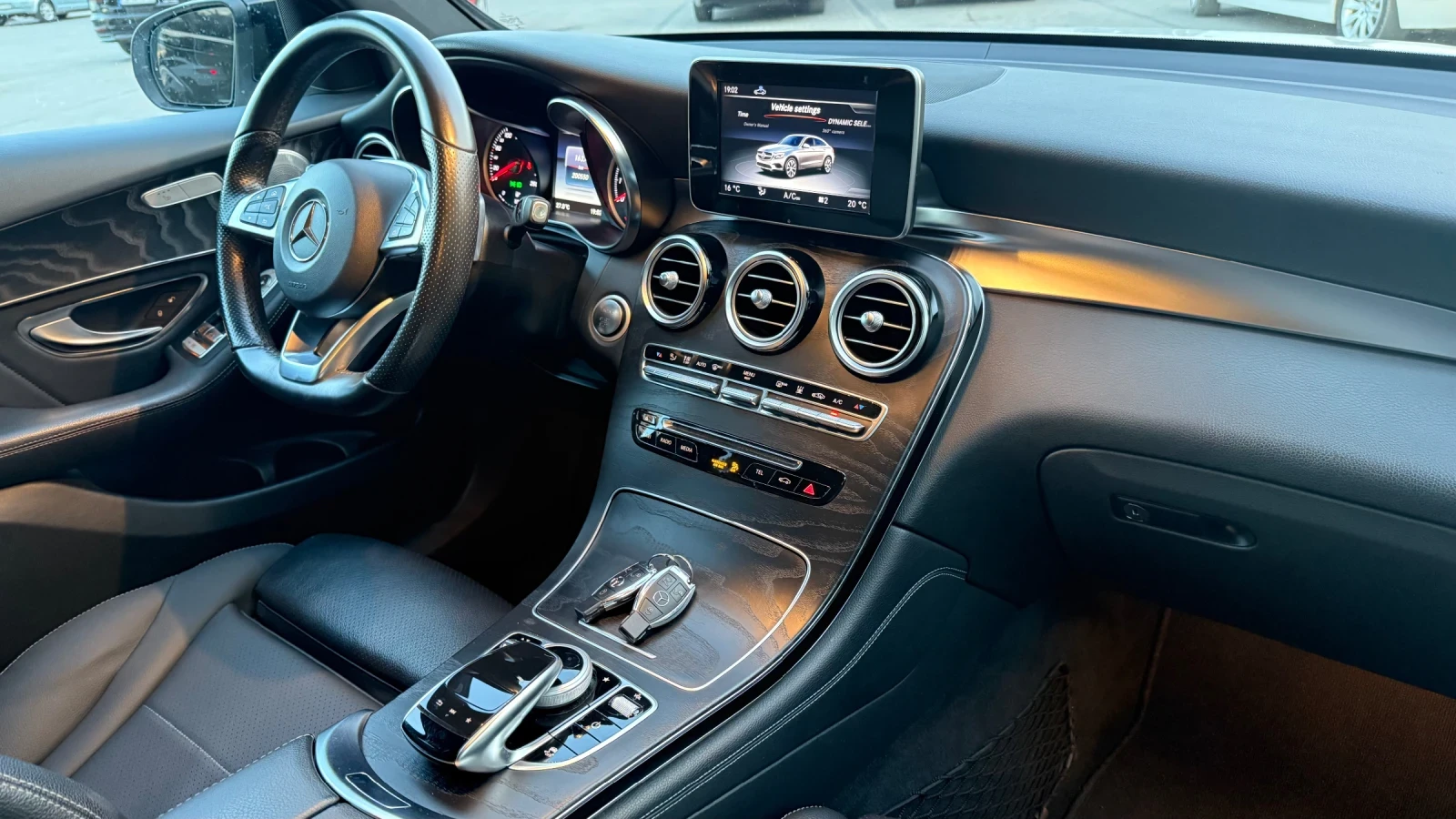 Mercedes-Benz GLC 350 PlugInHybrid* DISTR* lineAss* 360CAM* М.ТОЧКА* FUL, снимка 11 - Автомобили и джипове - 55727228