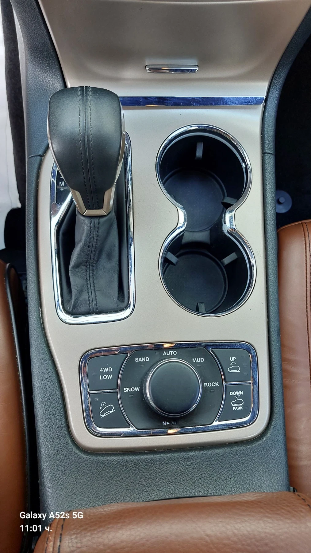Jeep Grand cherokee Summit 5.7, снимка 16 - Автомобили и джипове - 55816319