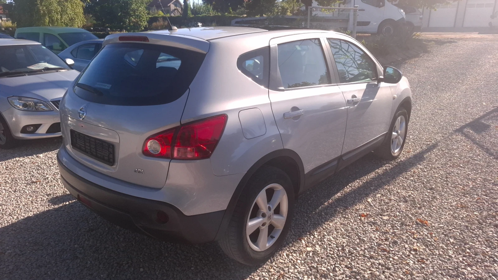 Nissan Qashqai 2.0b/150КС/4X4/Нави /Кожа, снимка 7 - Автомобили и джипове - 55962143