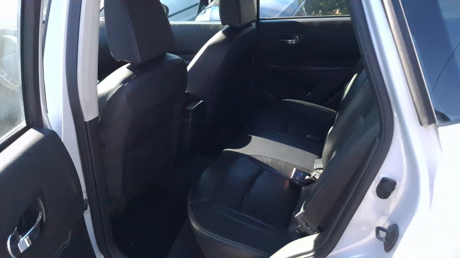 Nissan Qashqai 2.0b/150КС/4X4/Нави /Кожа, снимка 10 - Автомобили и джипове - 55962143