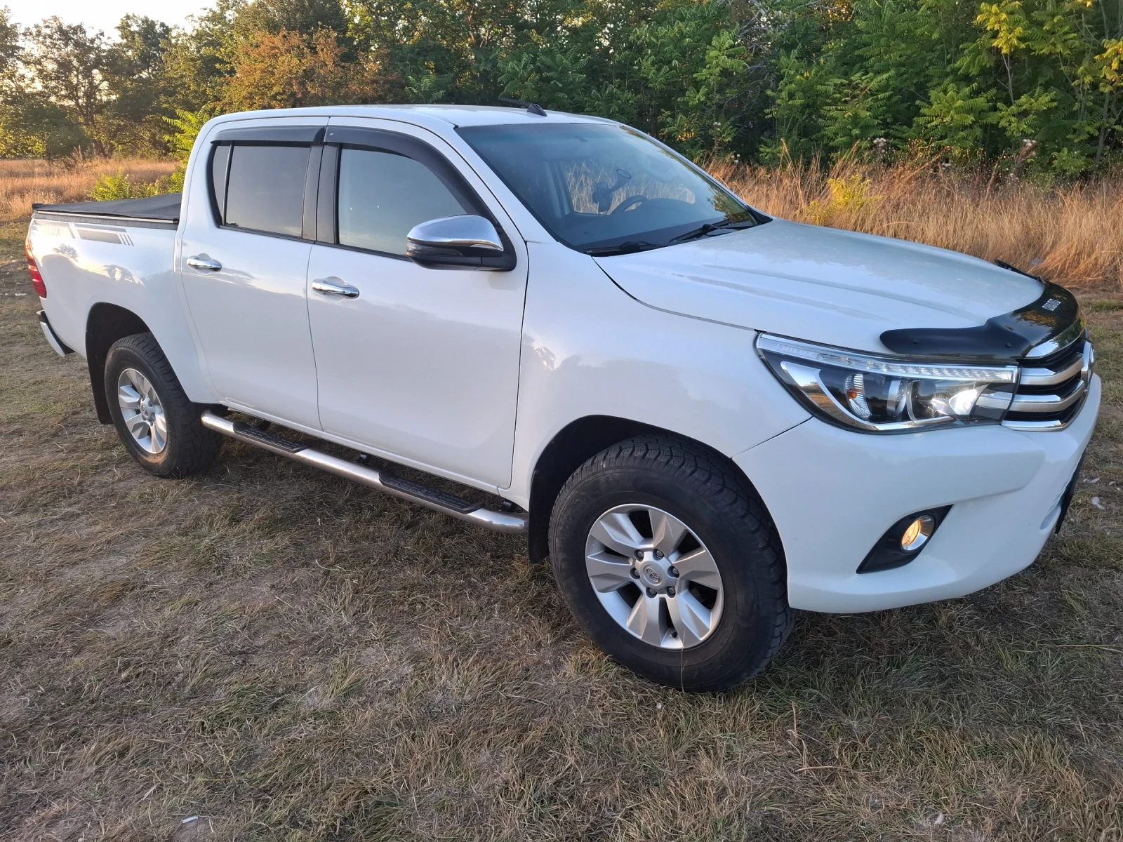 Toyota Hilux 2.4D, снимка 2 - Автомобили и джипове - 55981534