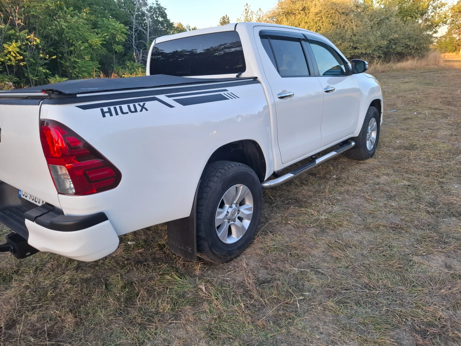 Toyota Hilux 2.4D, снимка 3 - Автомобили и джипове - 55981534