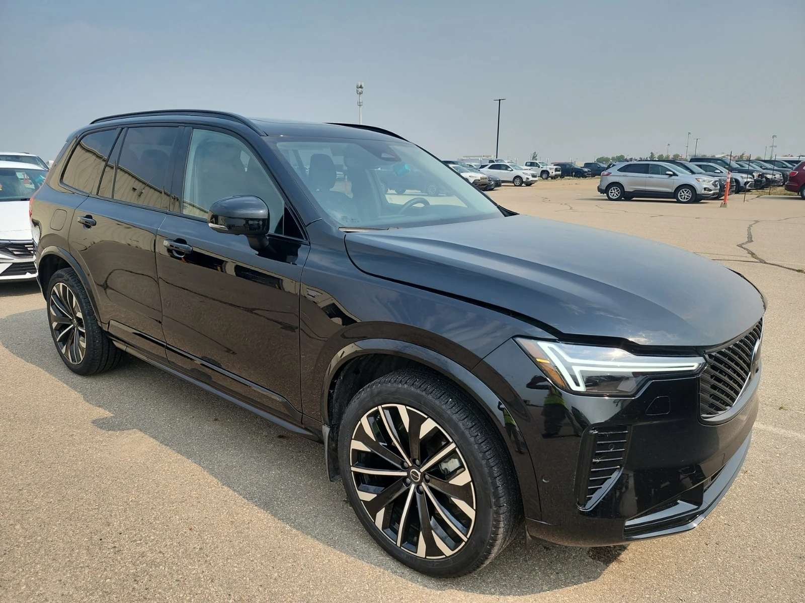 Volvo Xc90 PLUS DARK THEME* PANO* , снимка 2 - Автомобили и джипове - 56507792