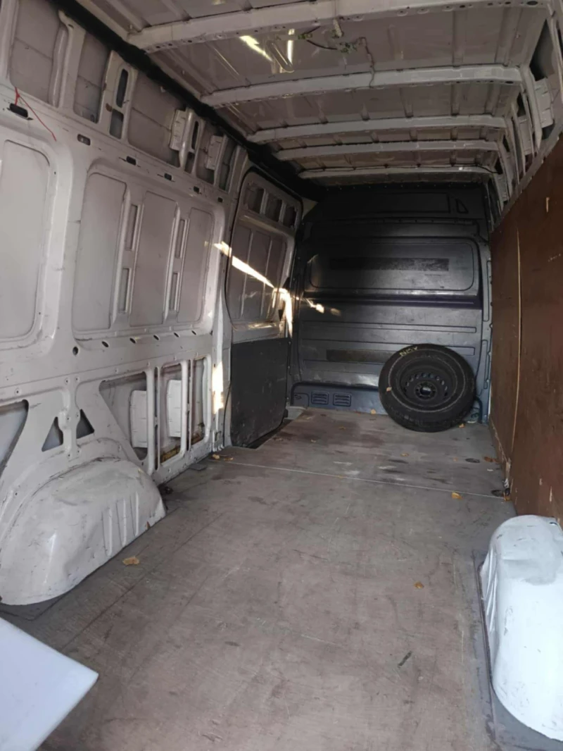 VW Crafter, снимка 4 - Бусове и автобуси - 52907591